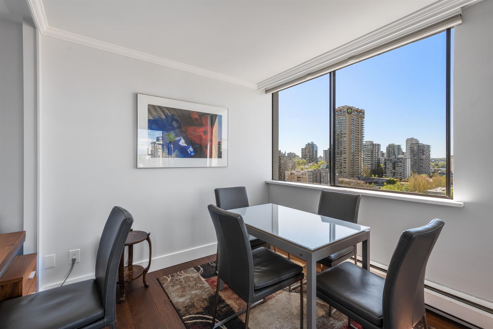 Listing Image 12