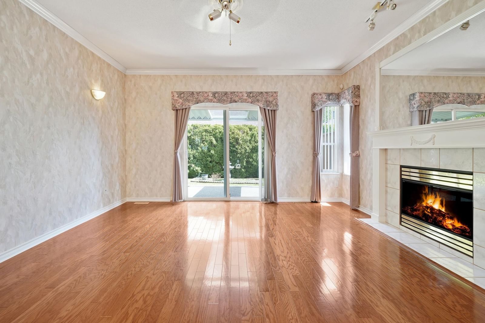 Listing Image 22