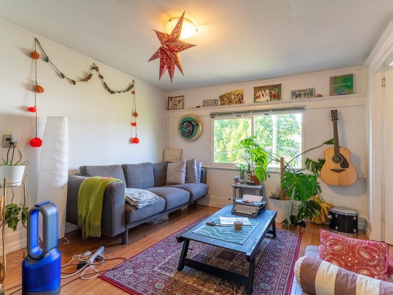 Listing Image 6