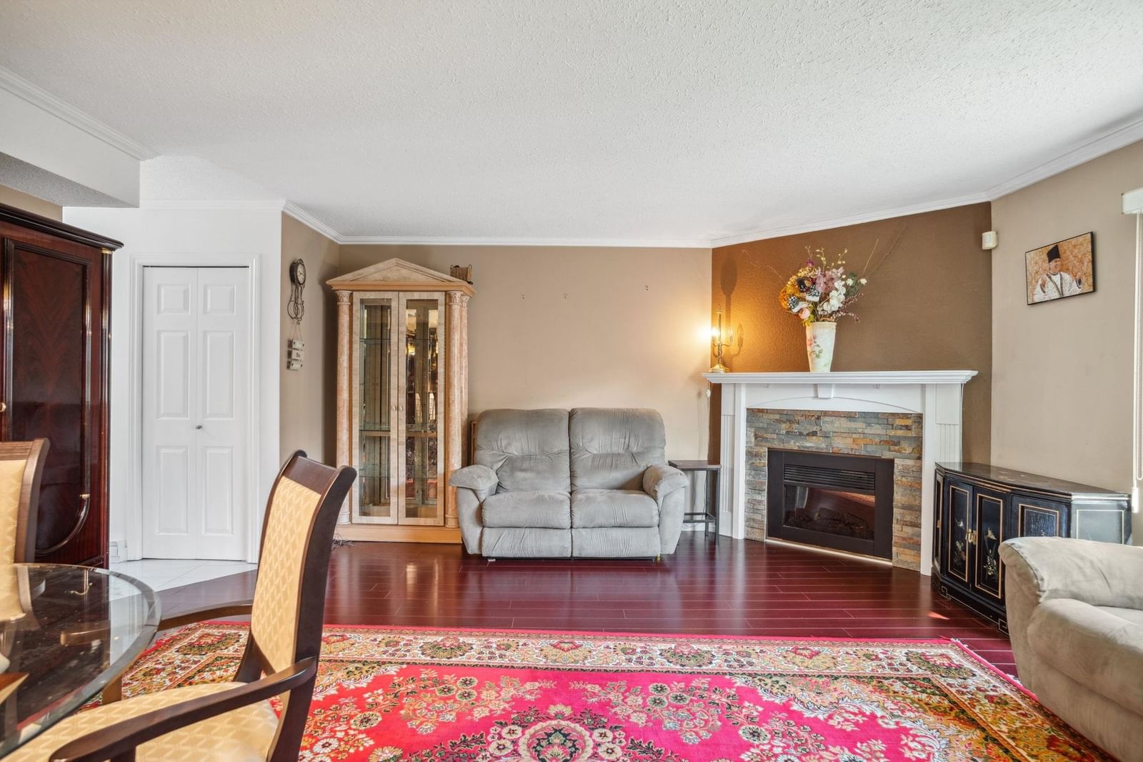 Listing Image 16
