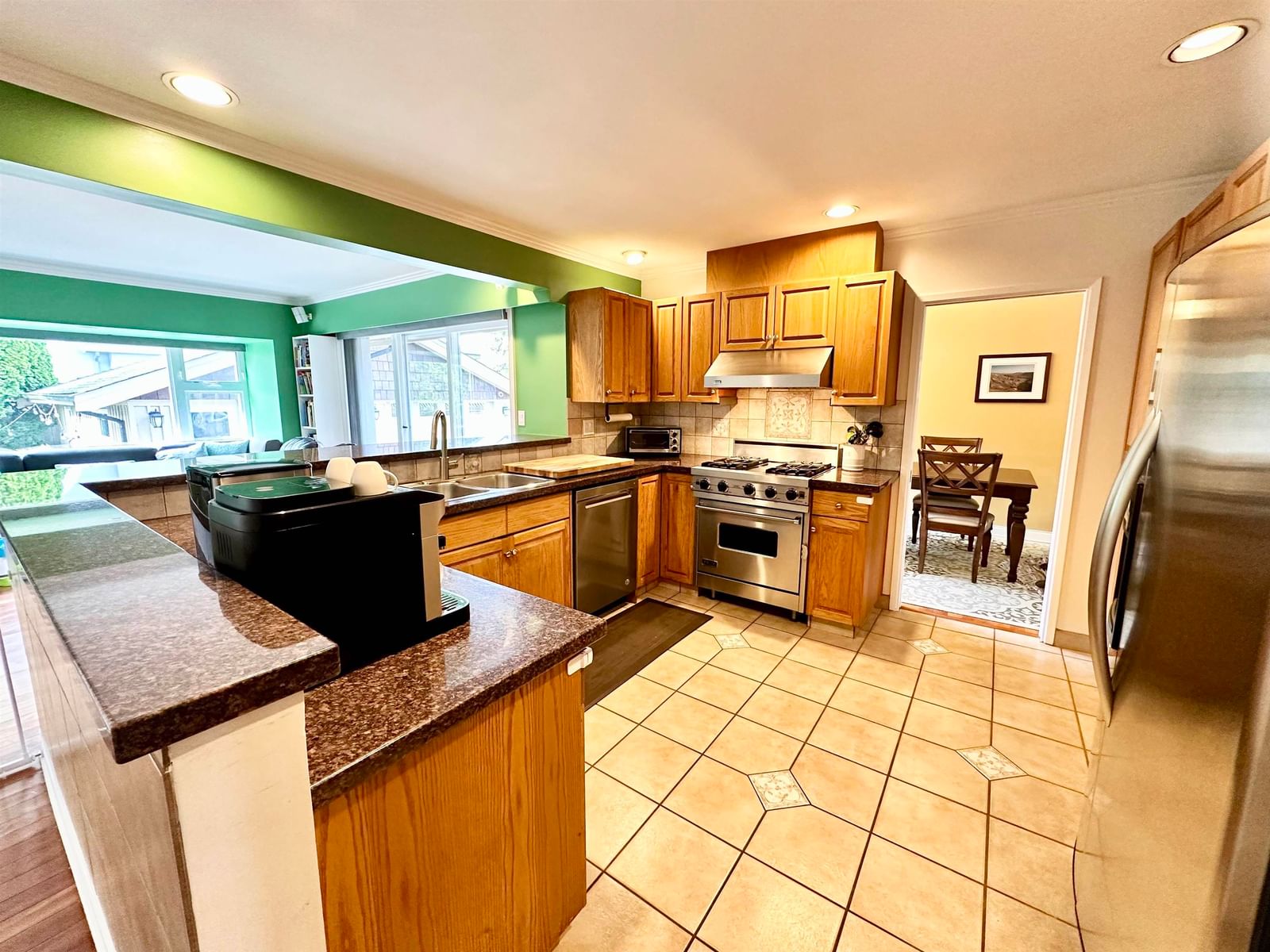 Listing Image 10