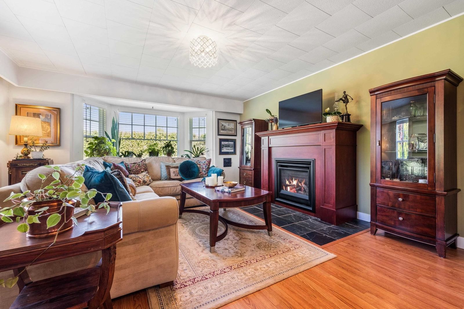 Listing Image 10