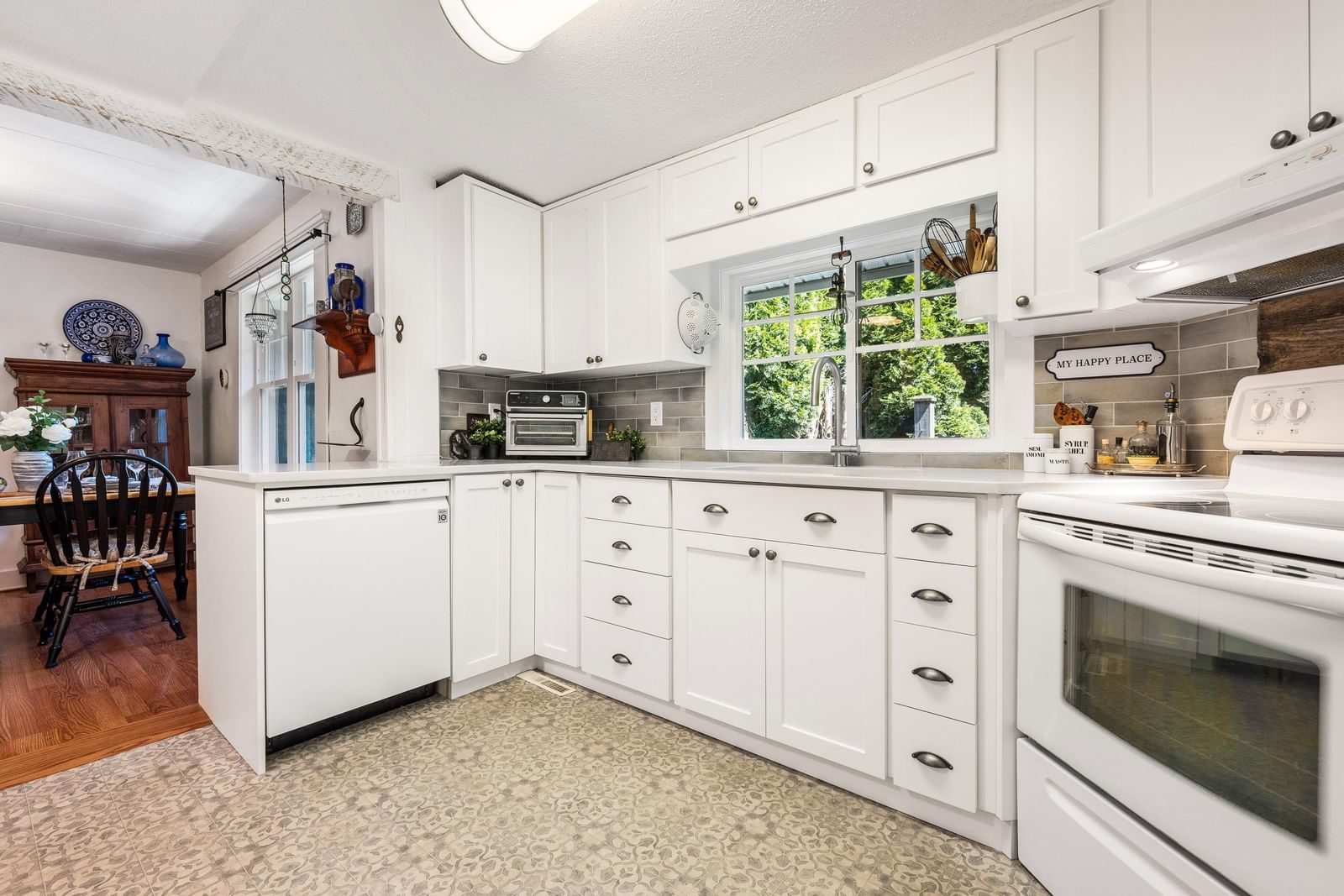 Listing Image 15