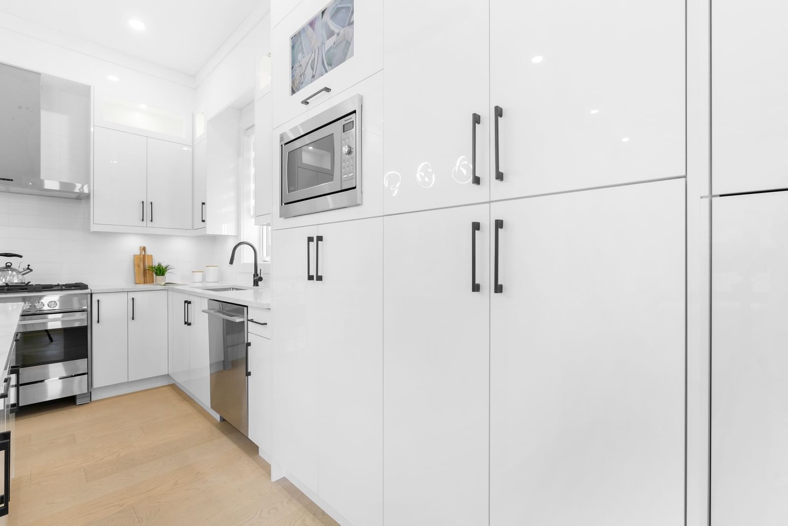 Listing Image 12