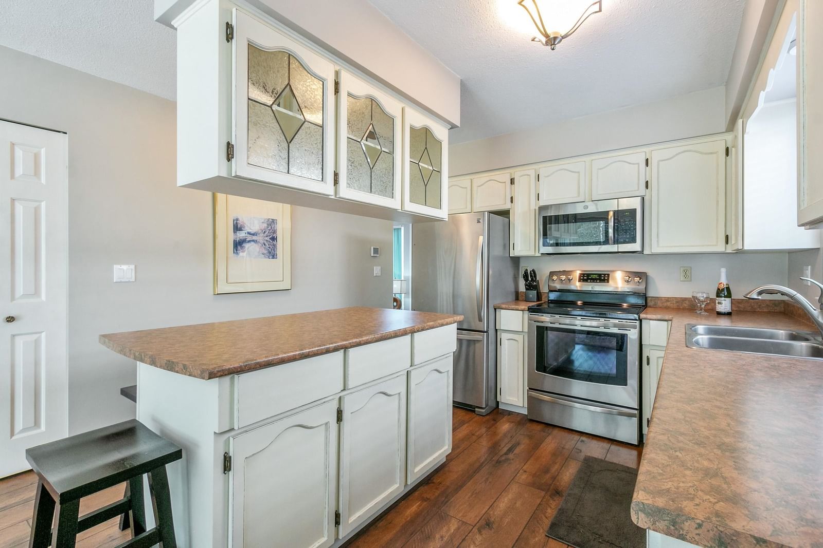 Listing Image 12