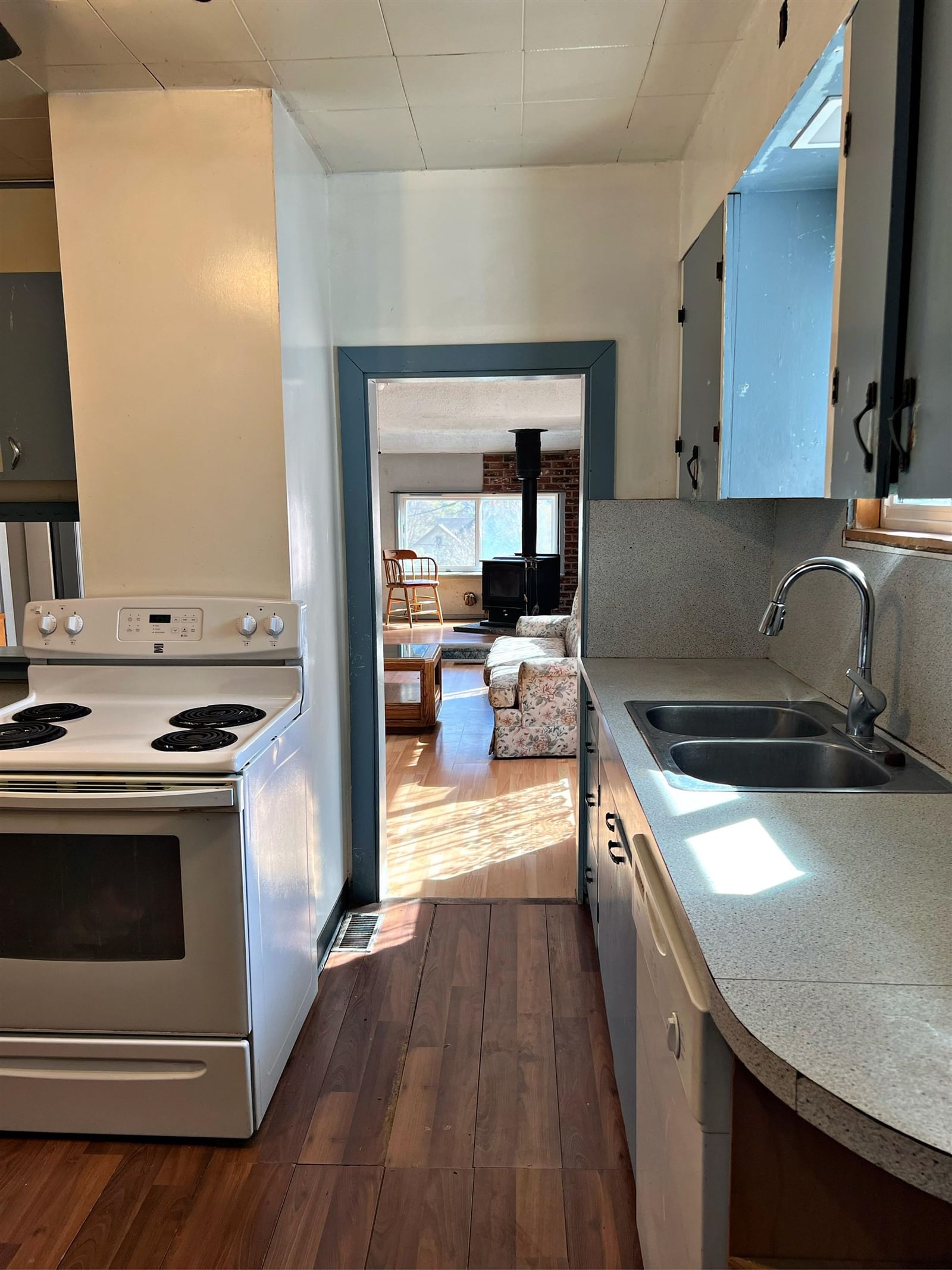 Listing Image 6