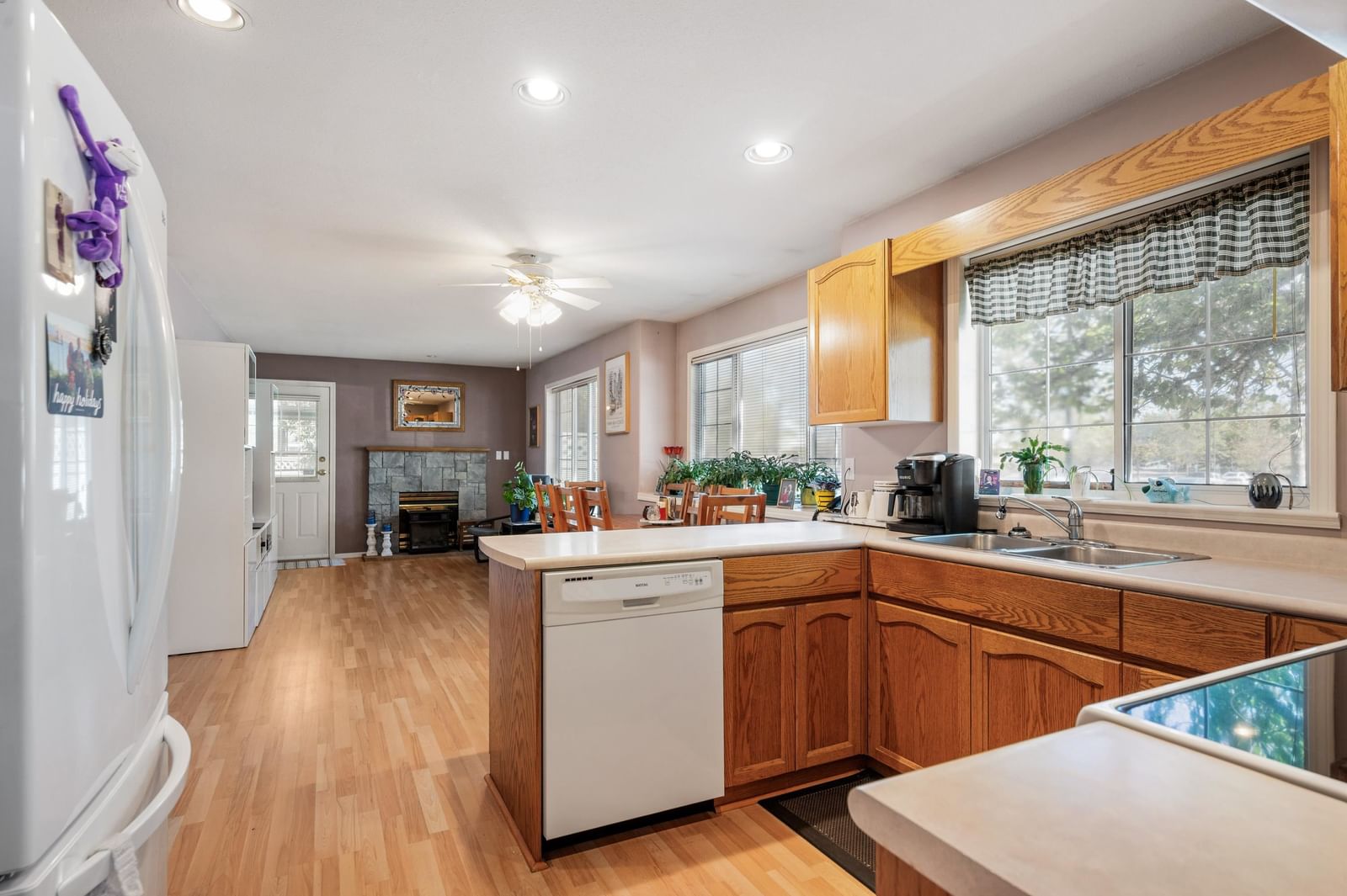 Listing Image 9
