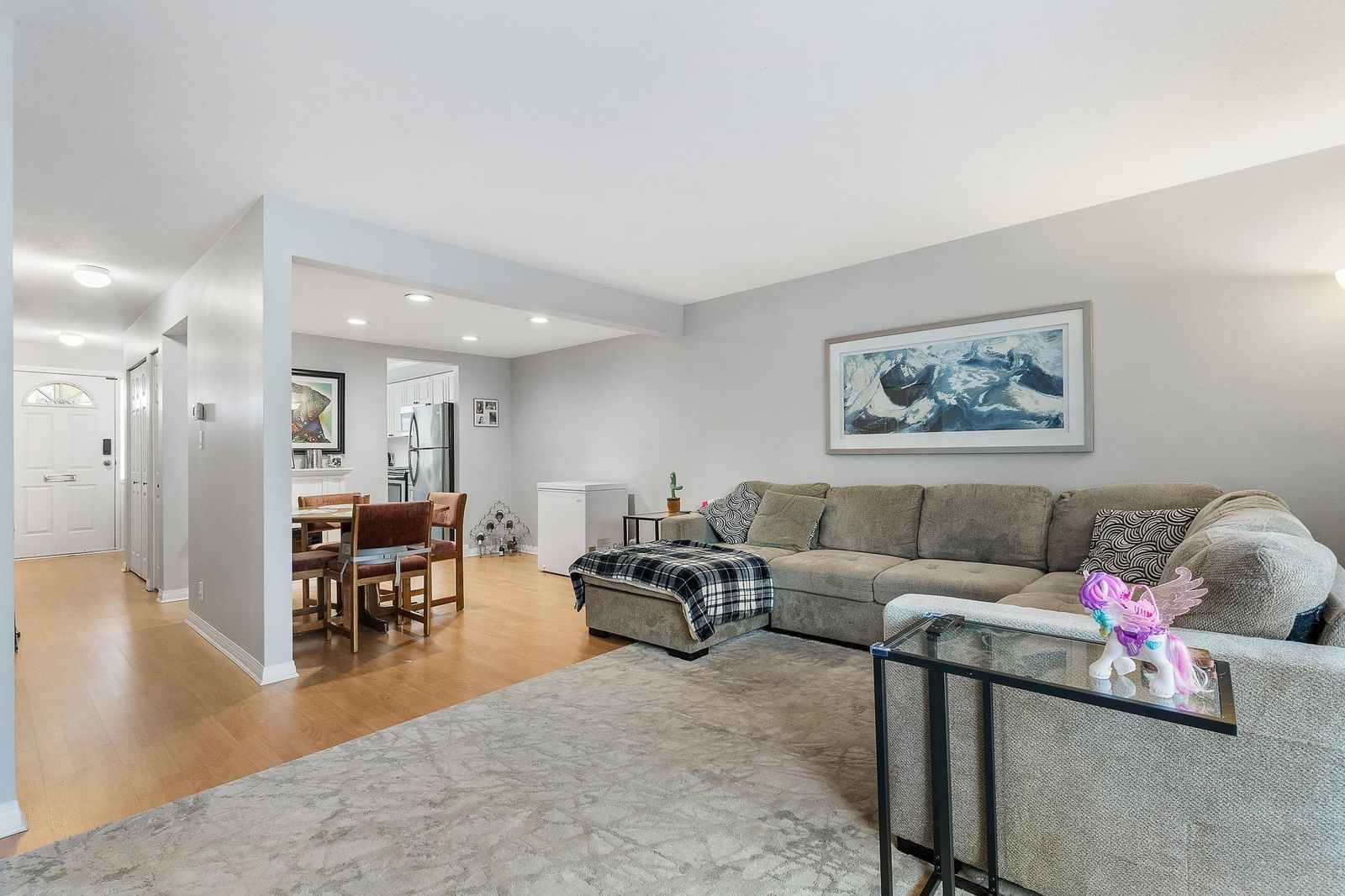 Listing Image 16