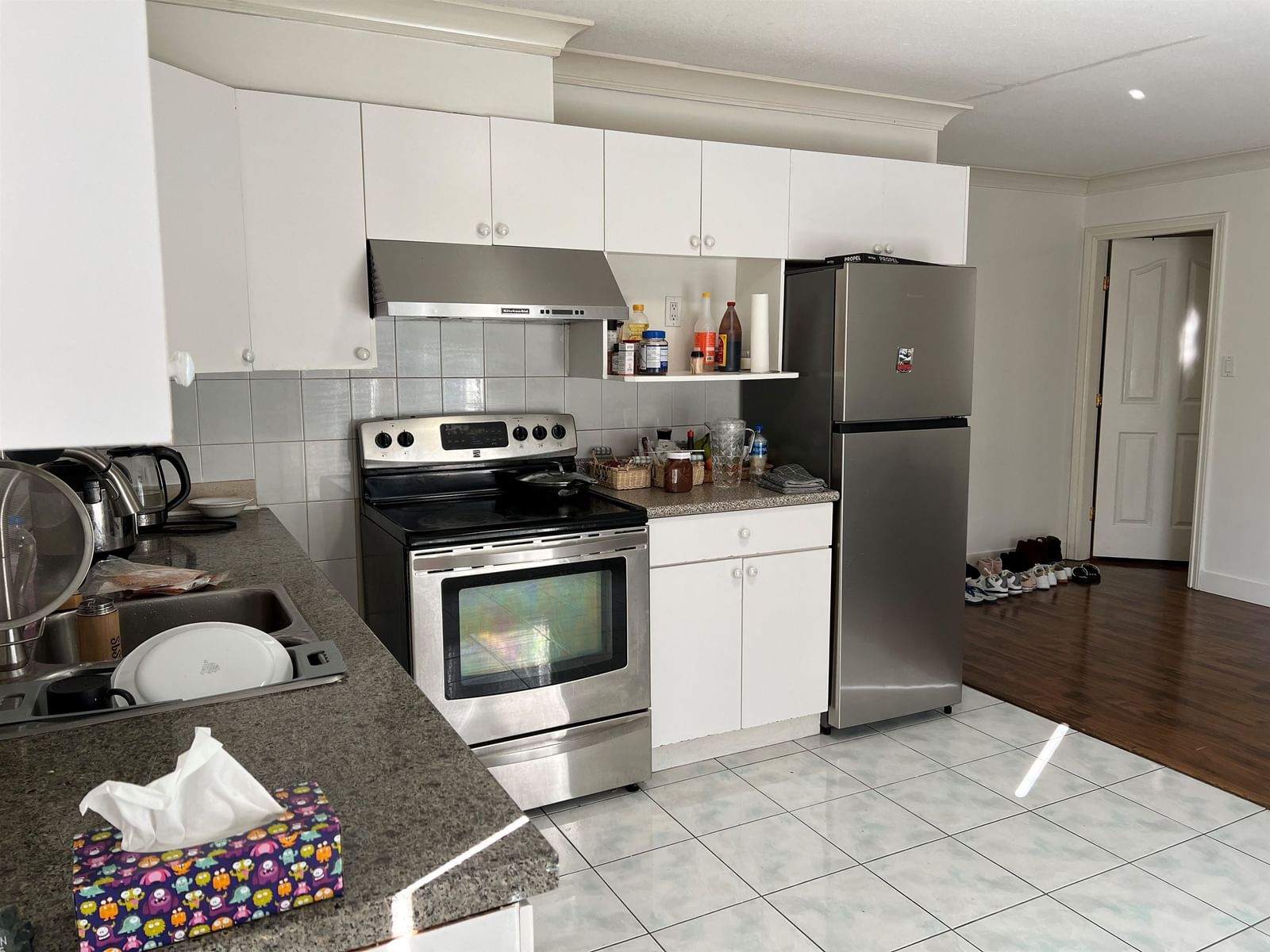 Listing Image 6