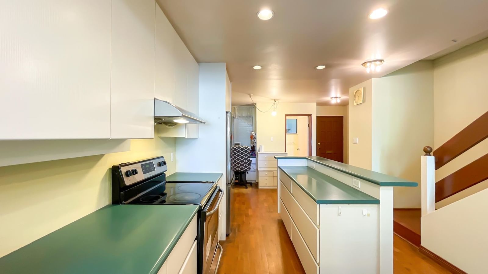Listing Image 8