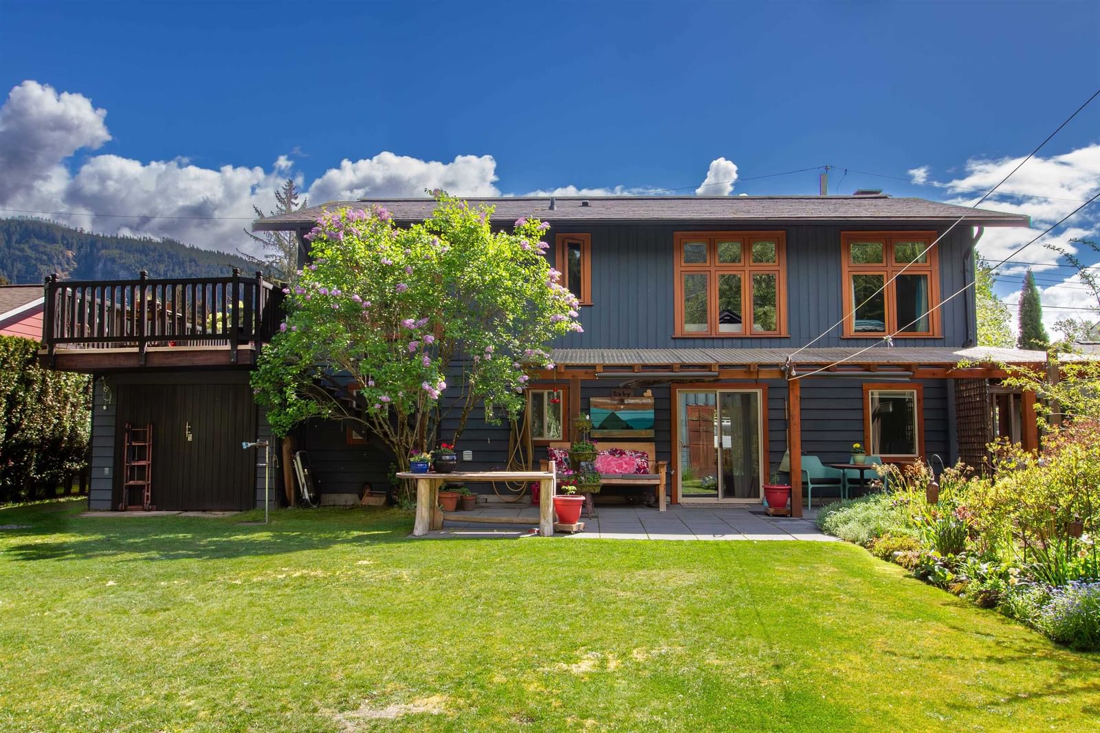 Listing Image 4