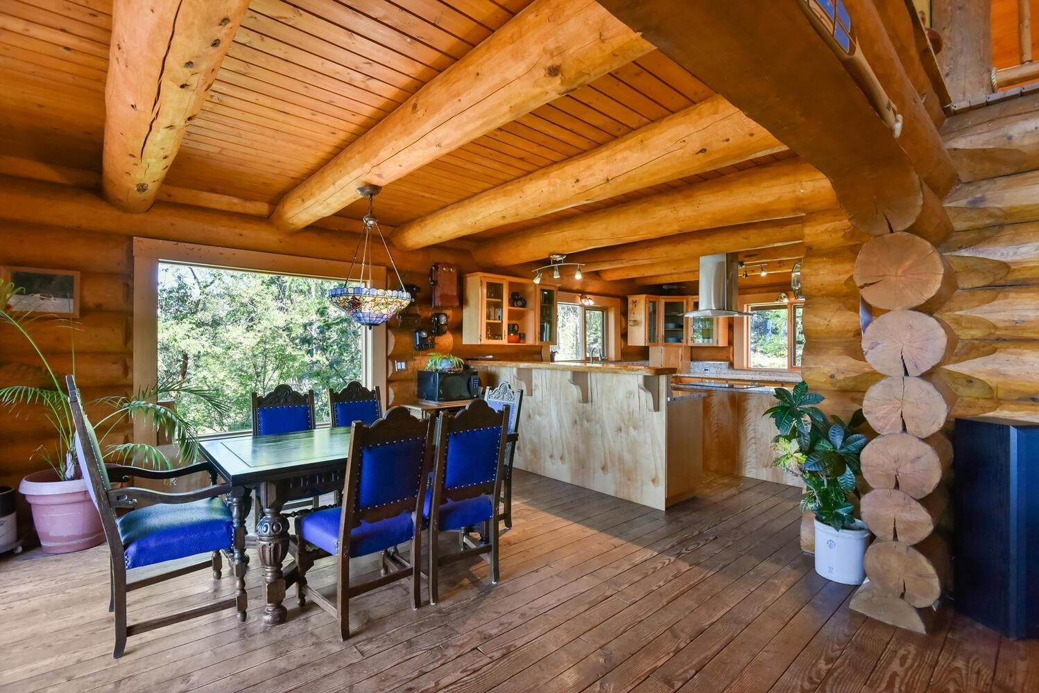 Listing Image 10