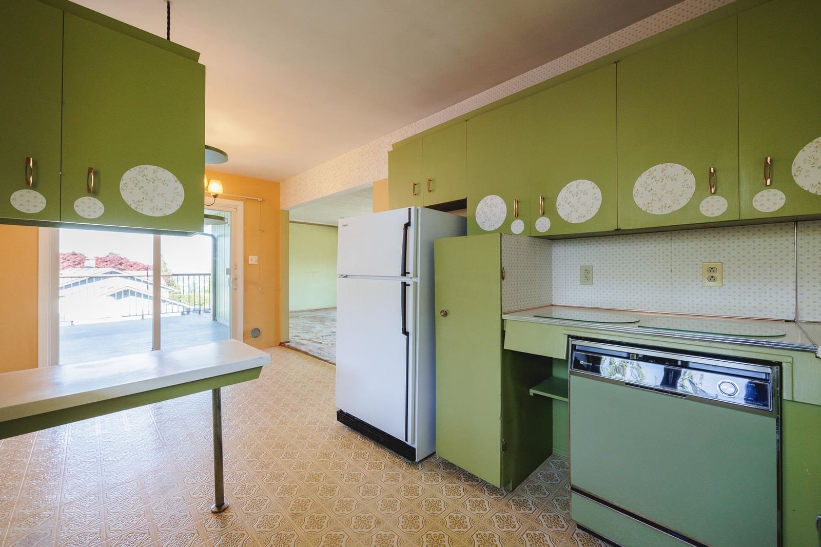 Listing Image 12