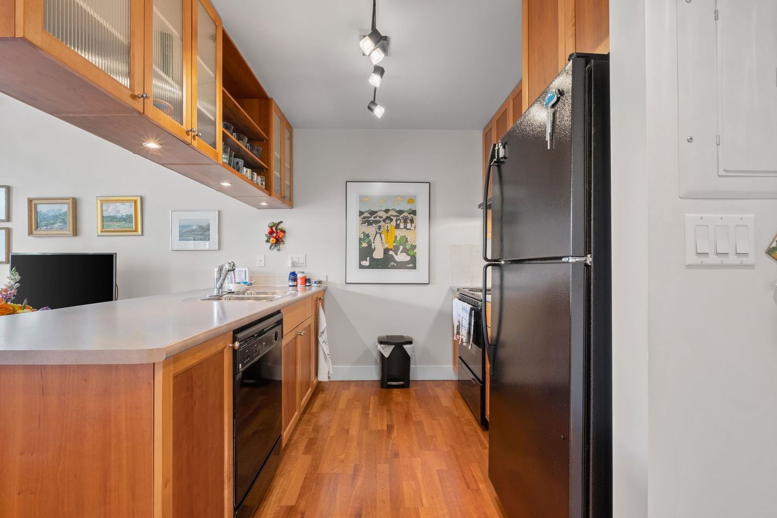 Listing Image 16