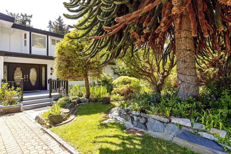 14220 Malabar Avenue, White Rock, V4B 2Y3 | Image 2