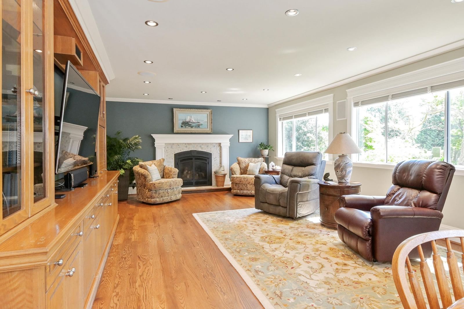 Listing Image 11