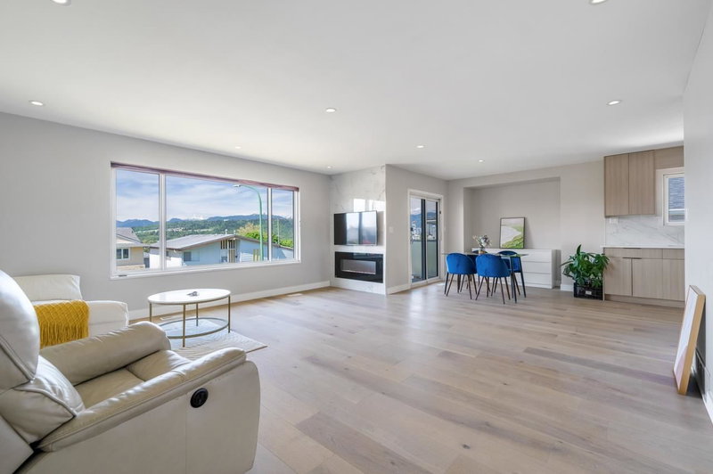 8940 Monroe Avenue, Burnaby, V3N 4E6 | Image 3