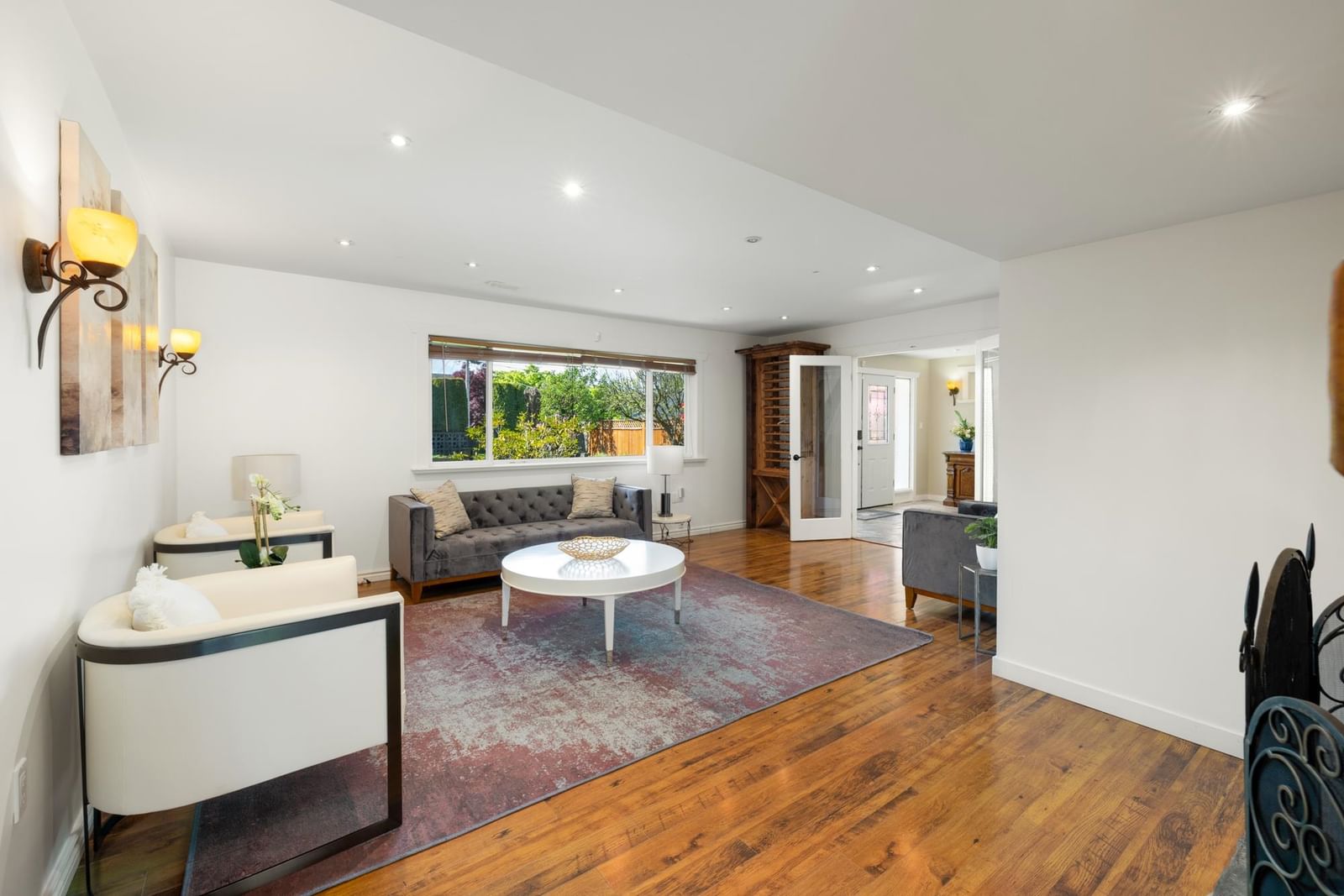 Listing Image 10