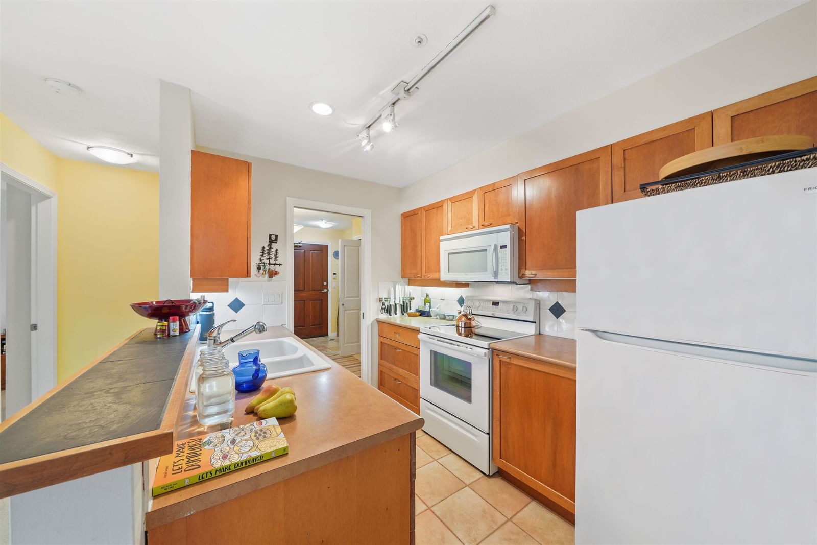 Listing Image 11