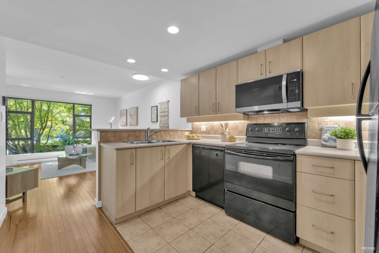 Listing Image 15