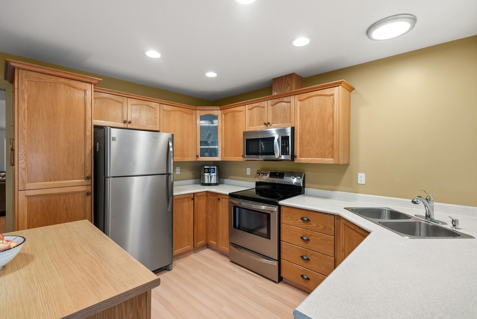 Listing Image 11