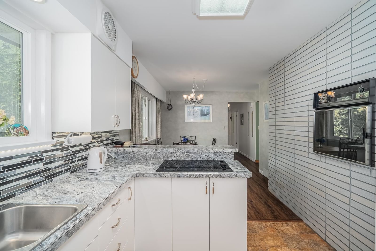 Listing Image 18