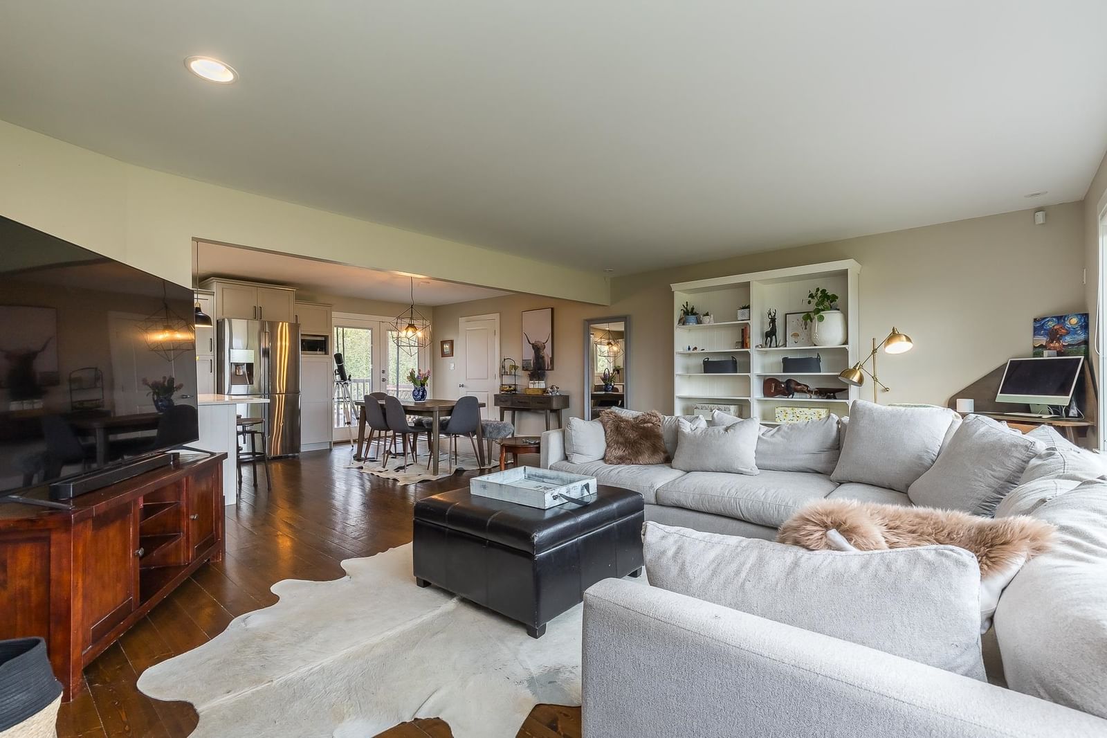 Listing Image 19