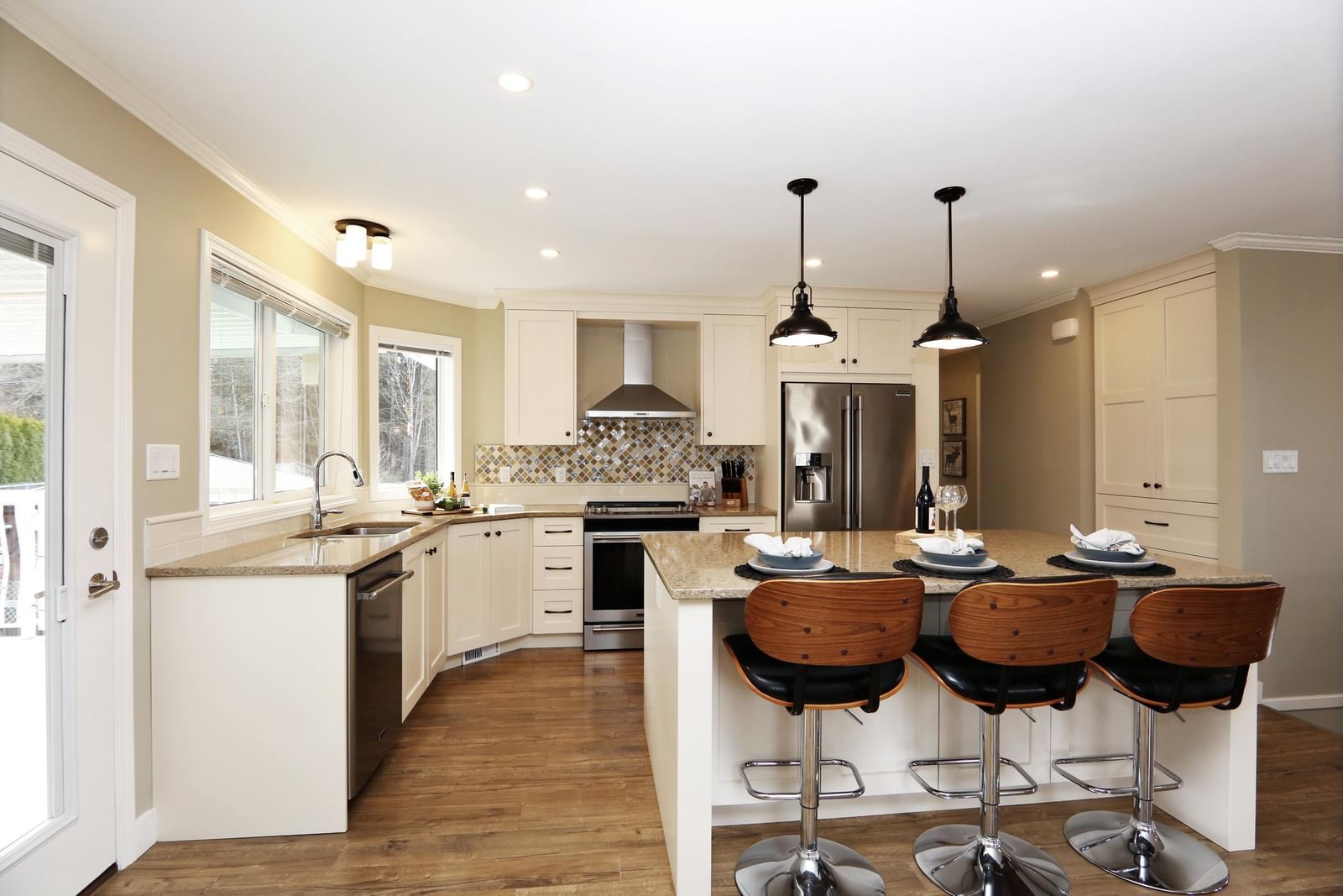 Listing Image 9