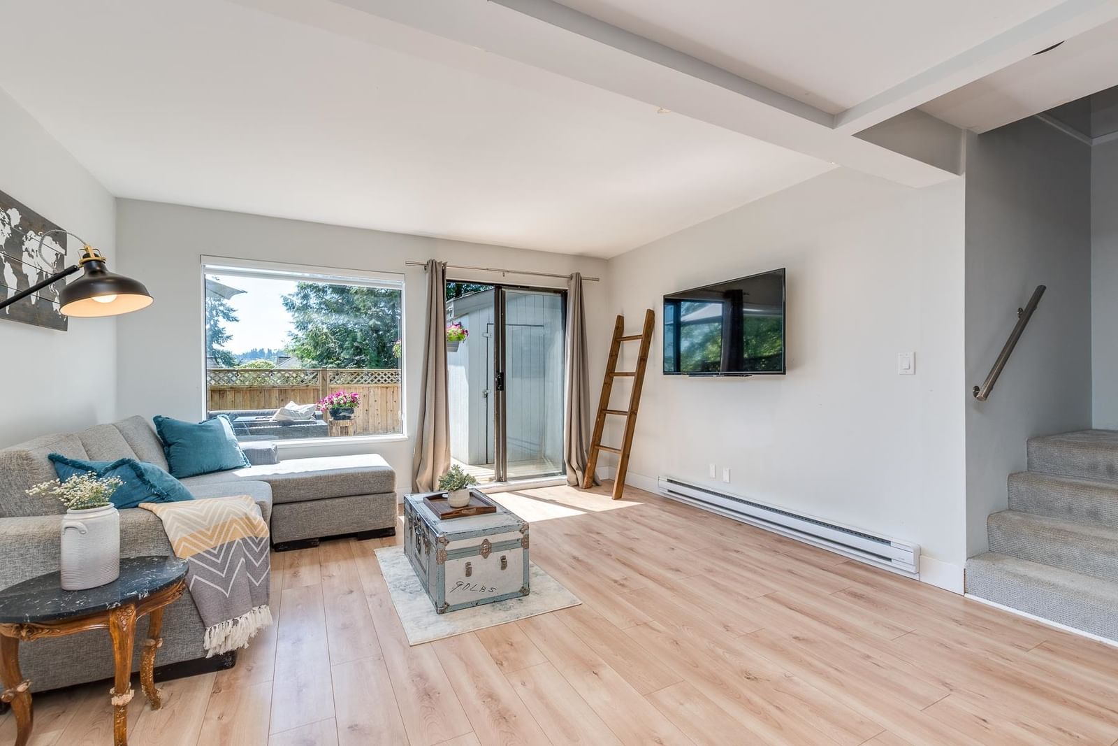 Listing Image 11