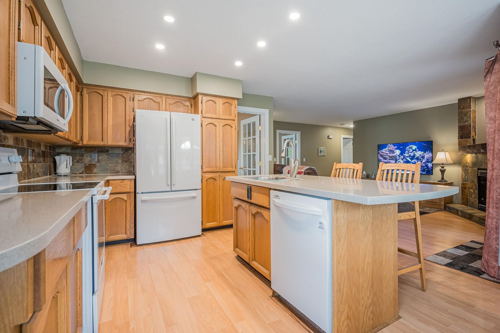 Listing Image 15