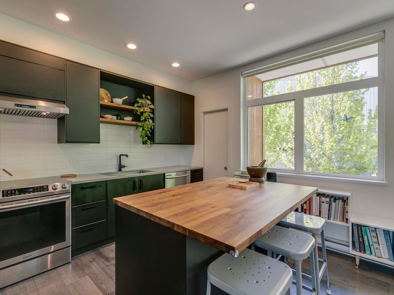 Listing Image 13
