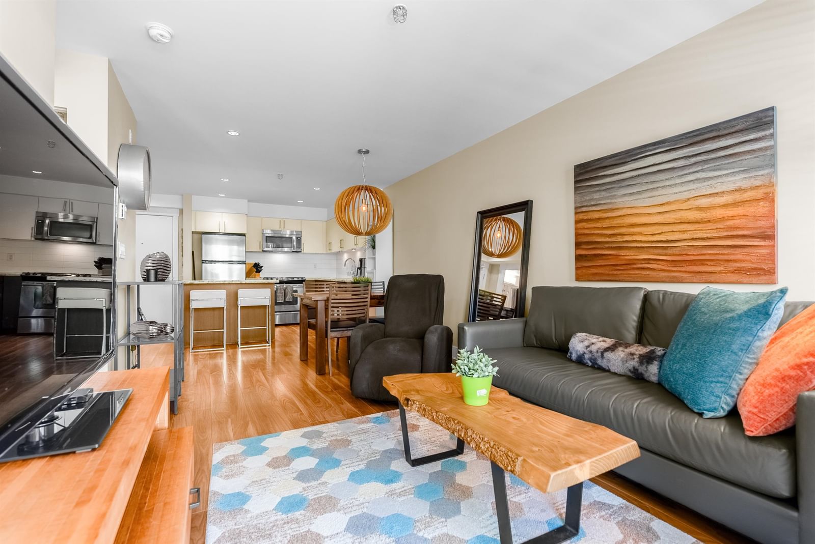 Listing Image 10