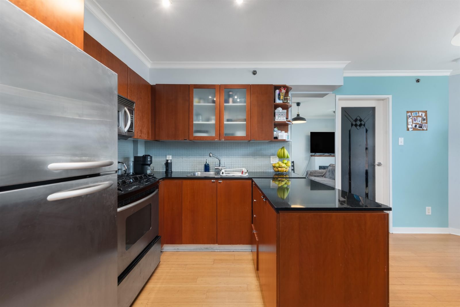 Listing Image 11