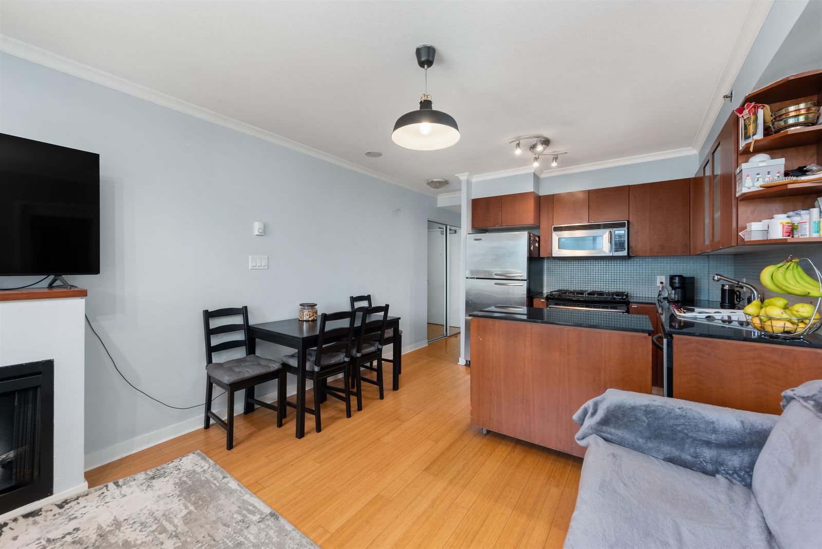 Listing Image 9