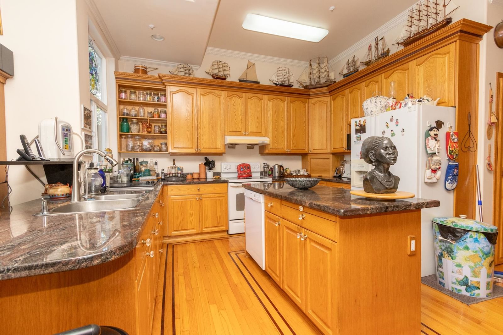 Listing Image 17