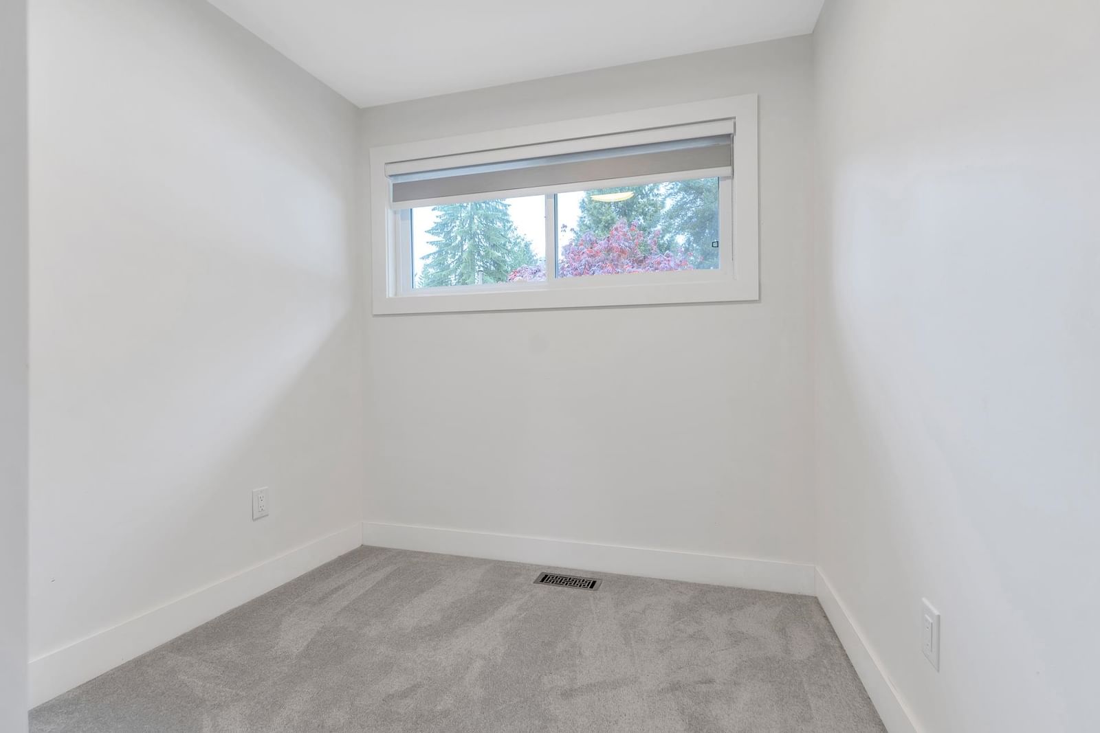 Listing Image 28