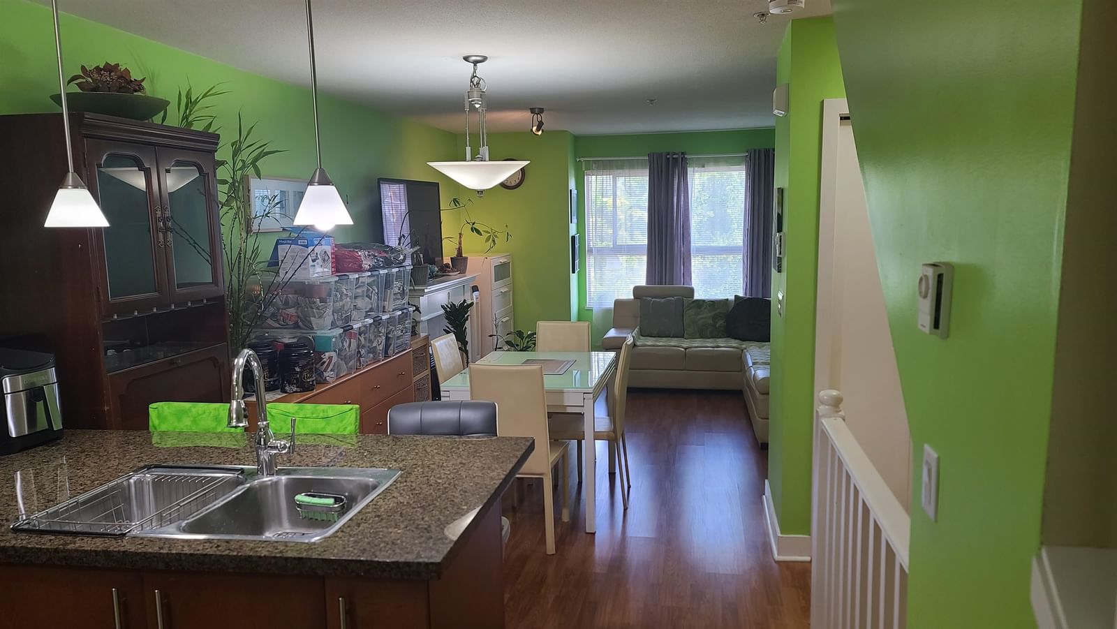 Listing Image 10
