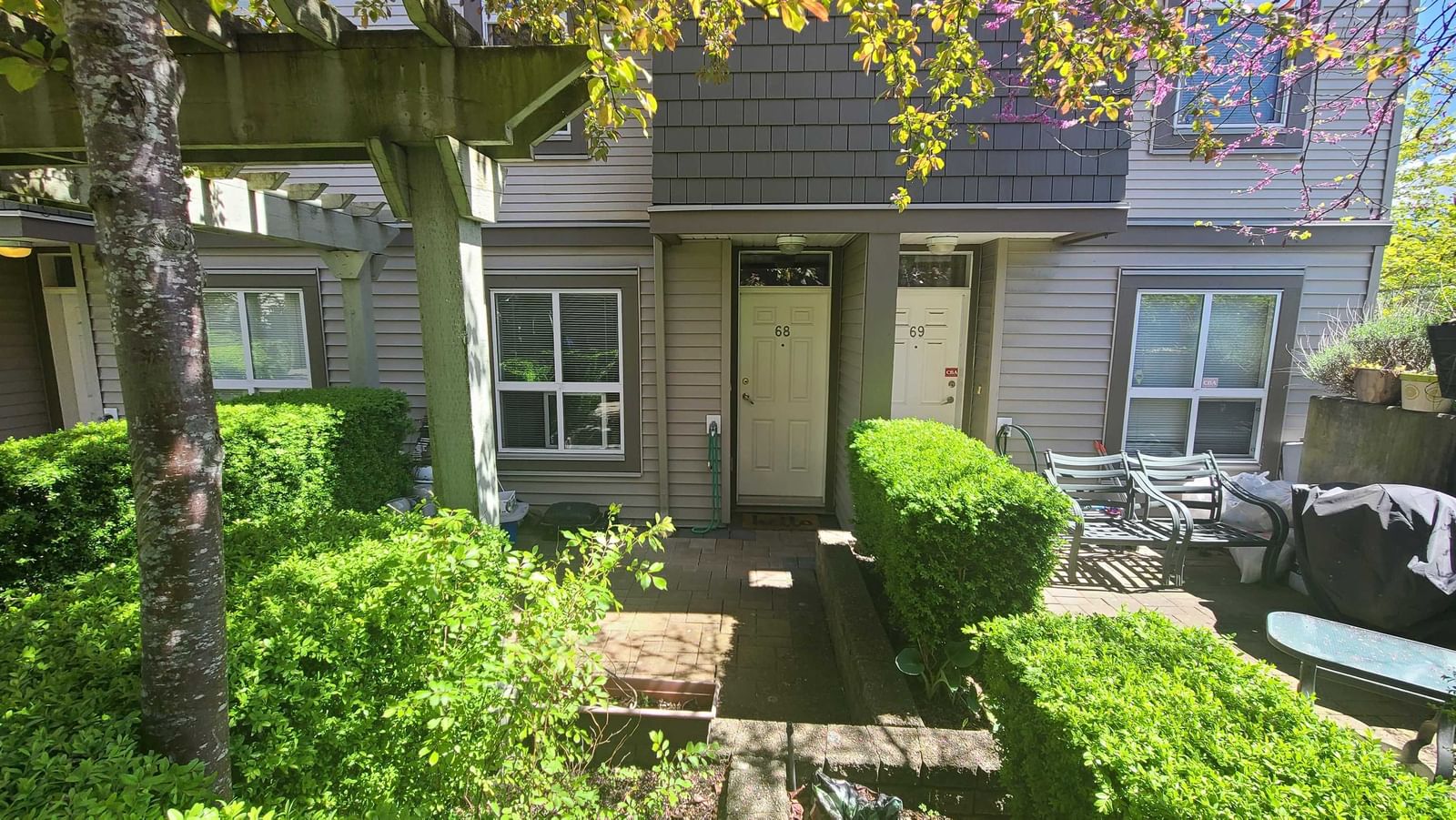 Listing Image 4