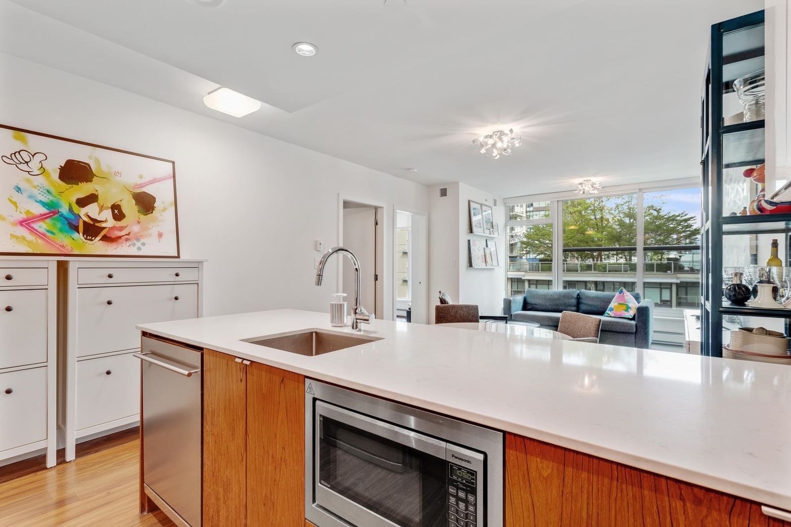 Listing Image 10