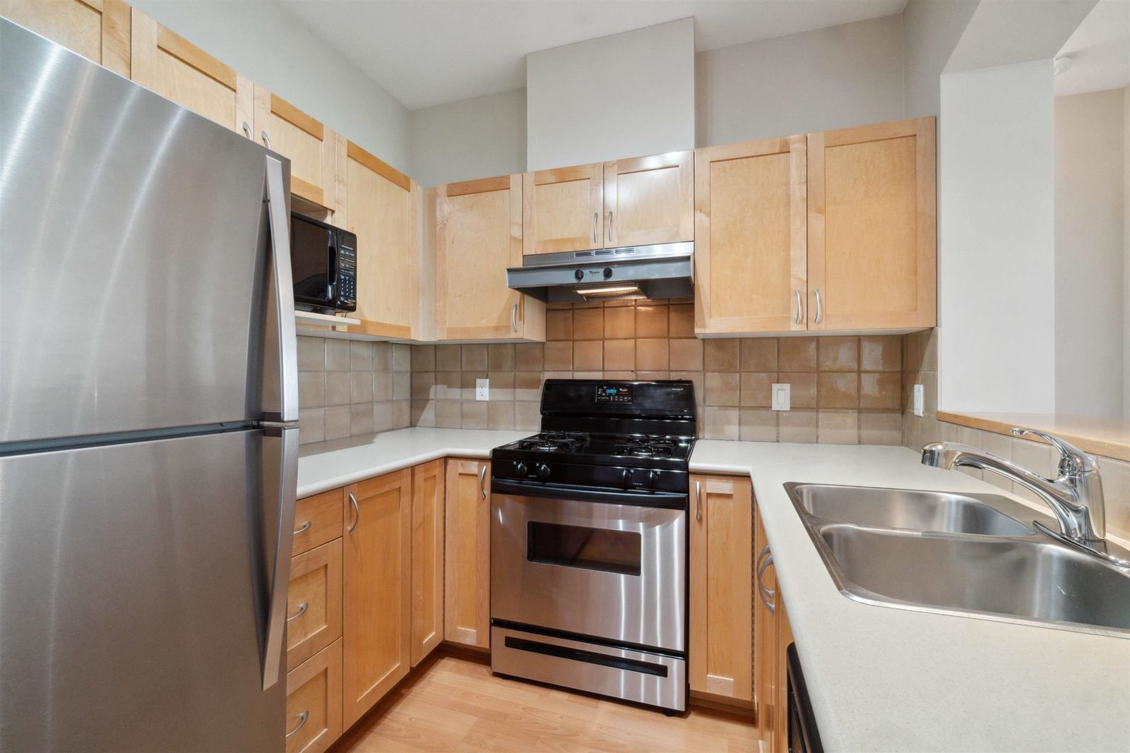 Listing Image 14