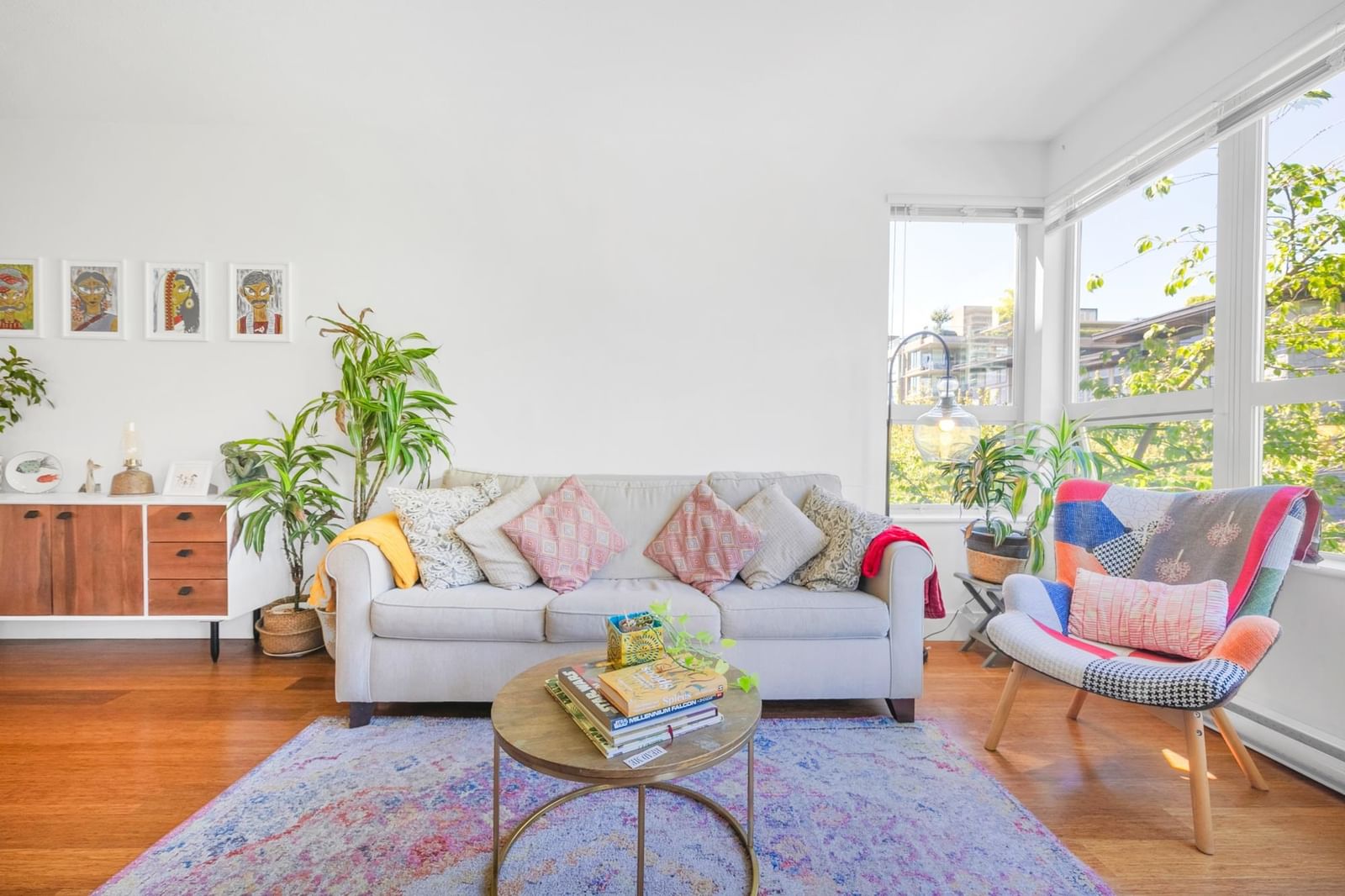 Listing Image 10