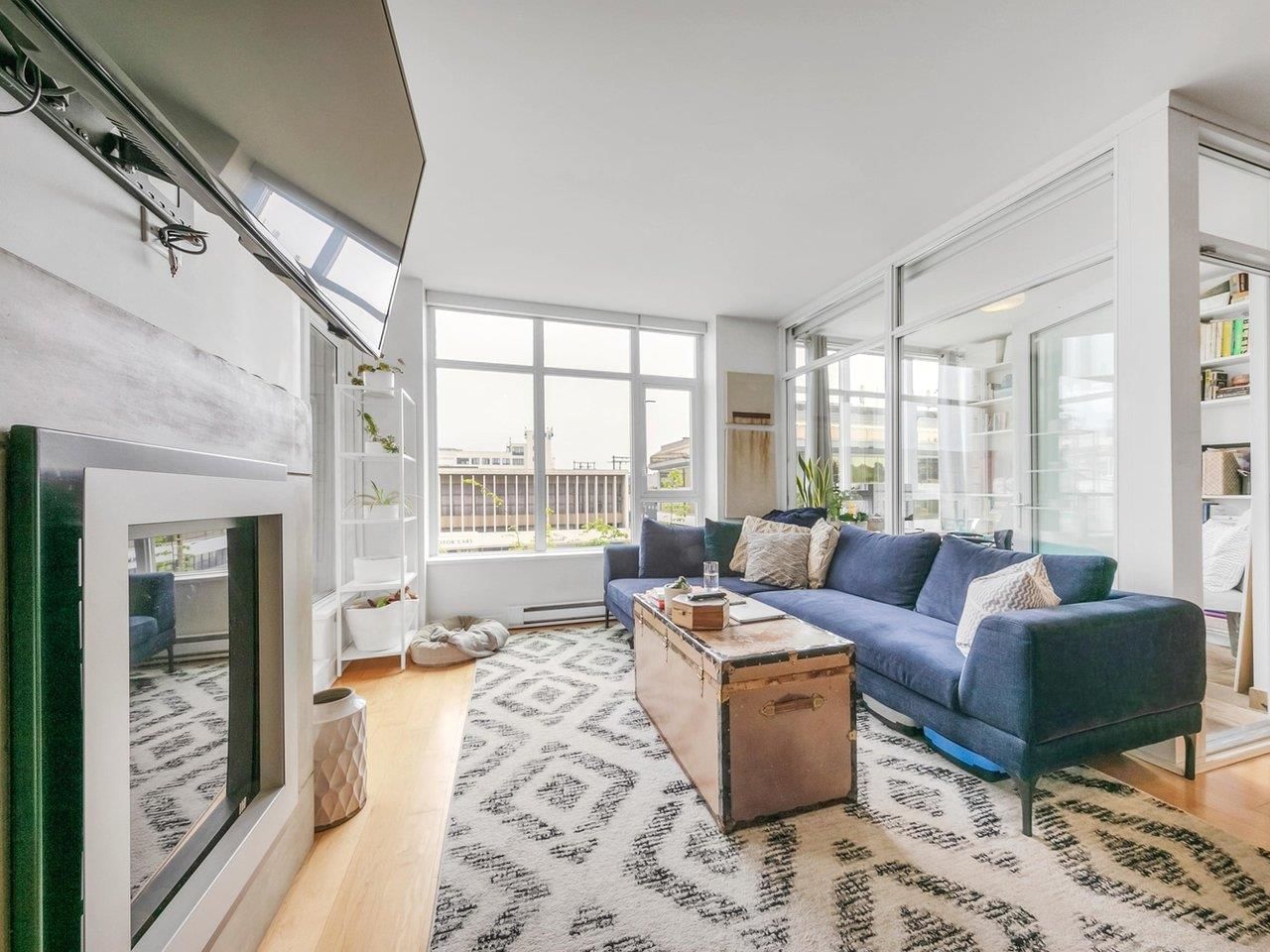 Listing Image 10