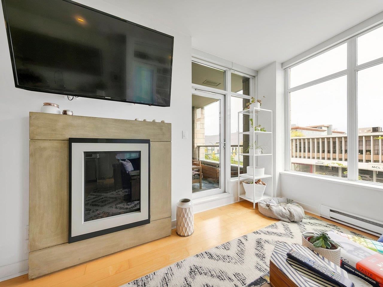 Listing Image 12