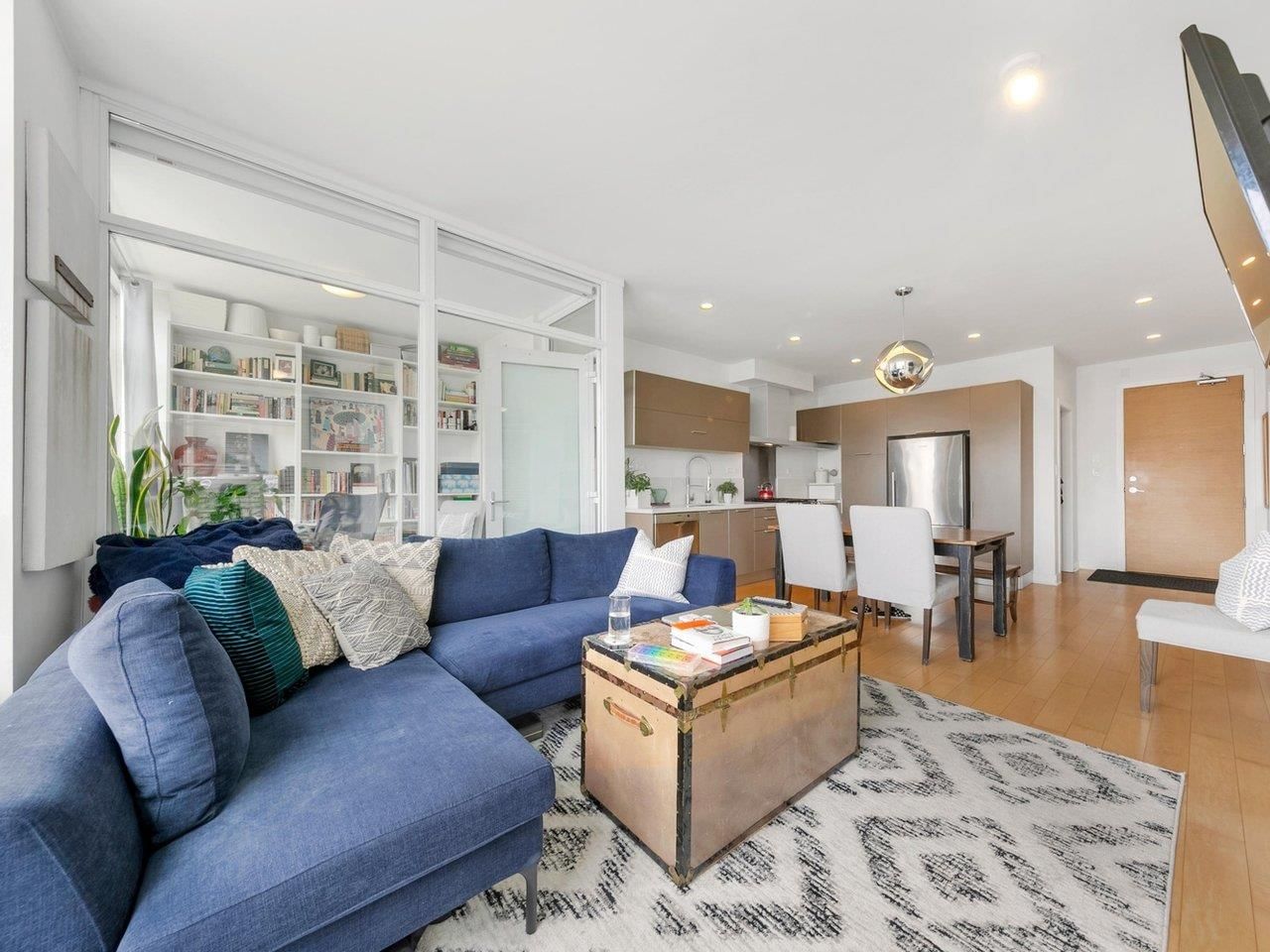 Listing Image 15