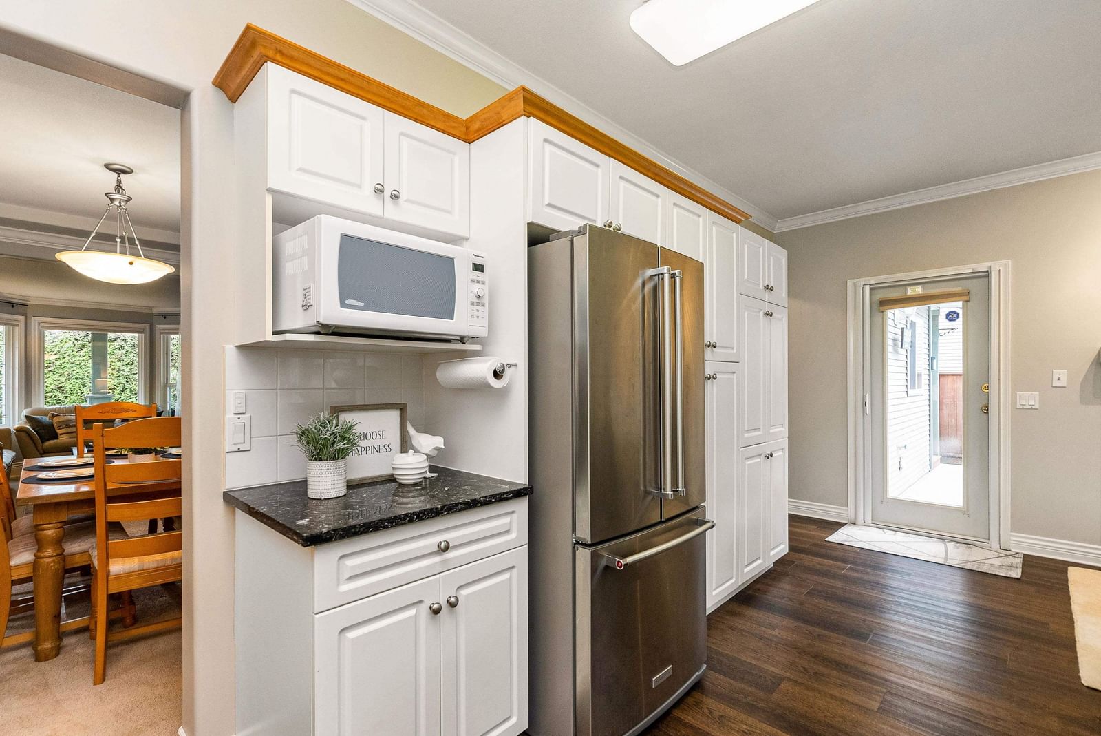 Listing Image 12