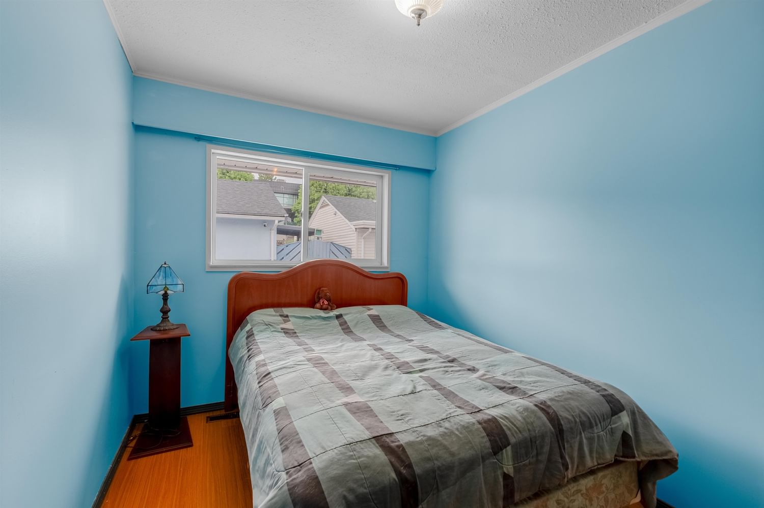 Listing Image 11