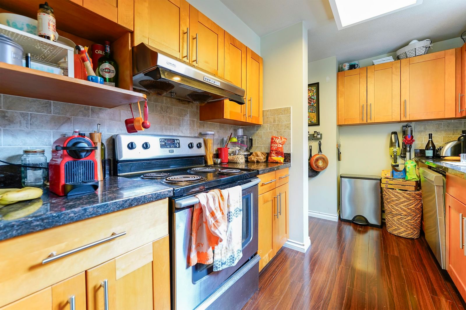 Listing Image 12