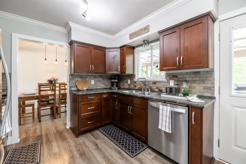 2924 Old Clayburn Road, Abbotsford, V2S 4G7 | Image 3