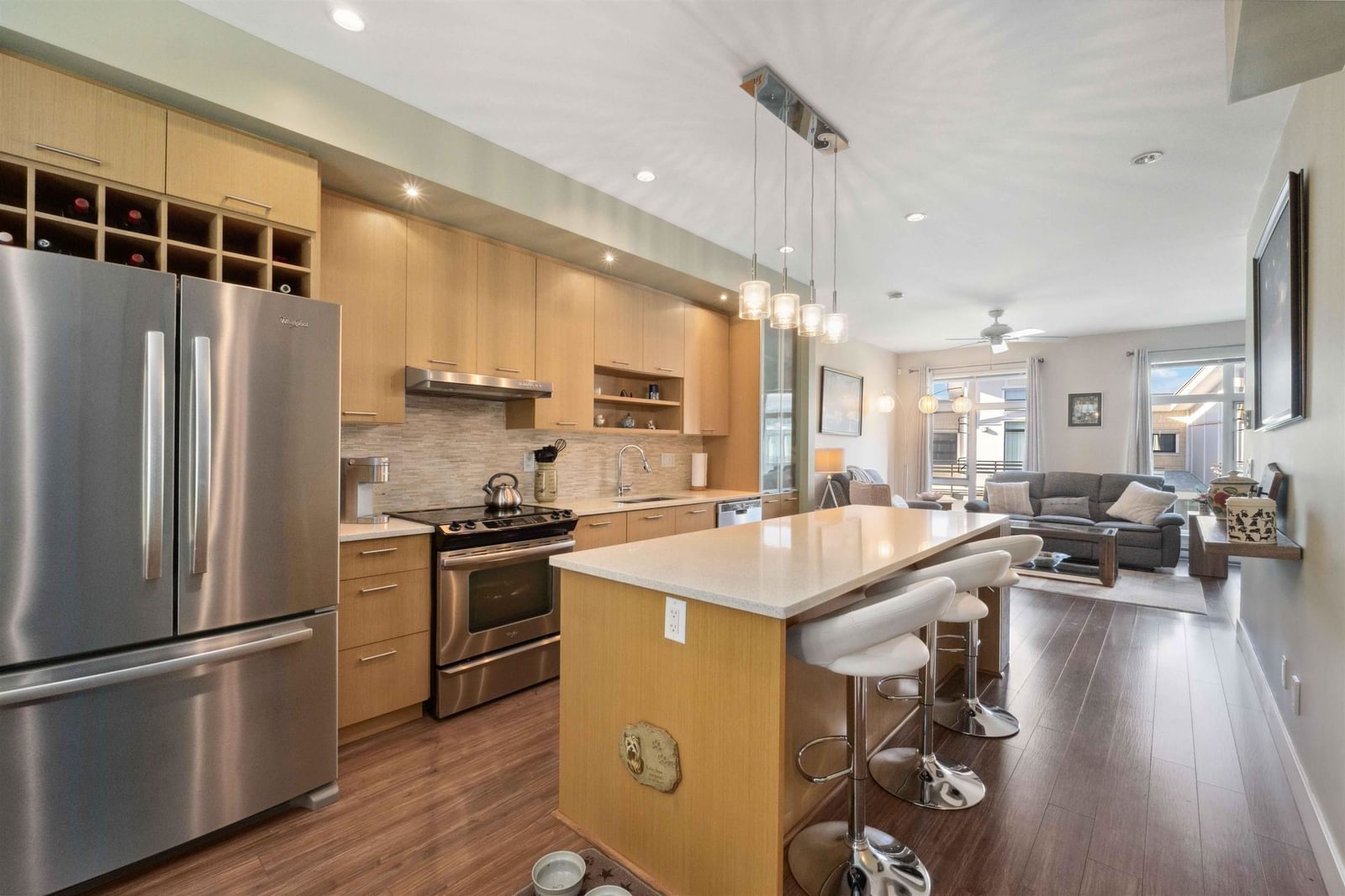 Listing Image 10