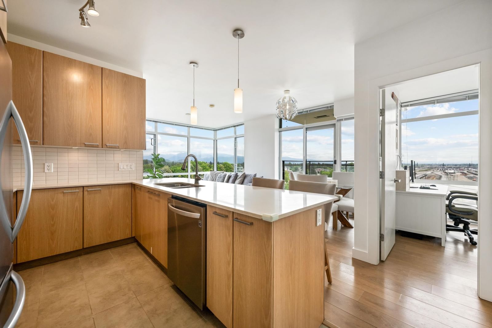Listing Image 15